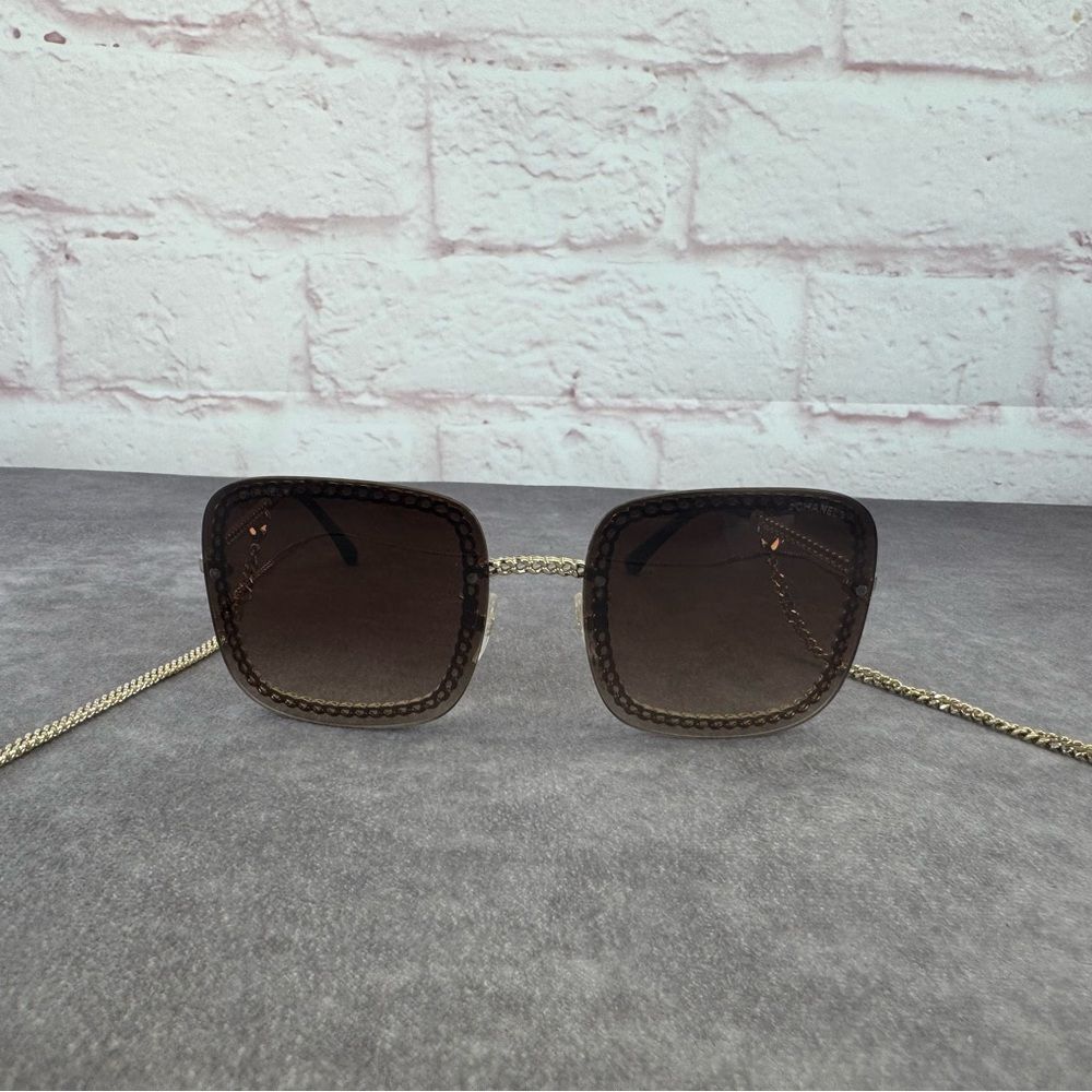 Chanel Square Sunglasses with CC Chain 4244 - Picture 9 of 16